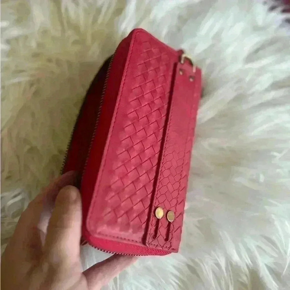 Red Pola Zip Leather Wallet Cross-hatched Leather - Picture 9 of 9